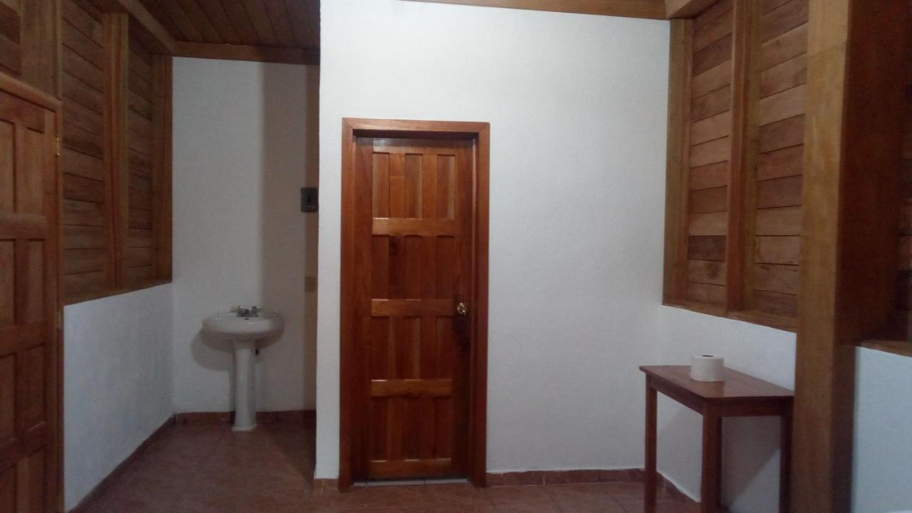 Ciudad de Las Rocas La Fortuna Gallo Giro Exterior foto